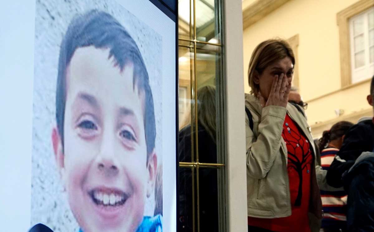 Vista de la capilla ardiente del niño Gabriel Cruz instalada en la Diputación de Almería.