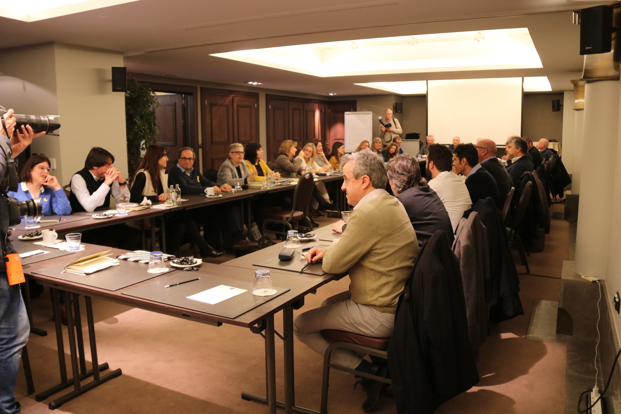 El grupo parlamentario de JxCat se ha reunido en un hotel de Bruselas.