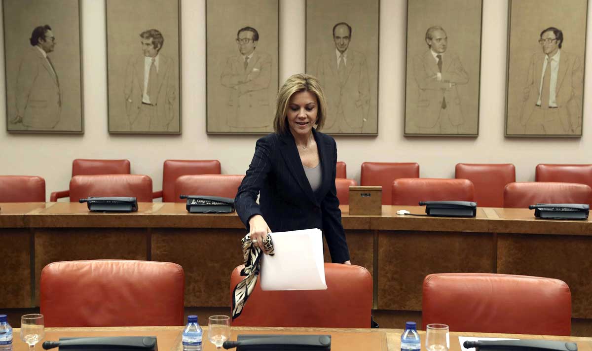 La ministra de Defensa, María Dolores de Cospedal, tras la reunión del Grupo Parlamentario Popular en el Congreso de los Diputados. 