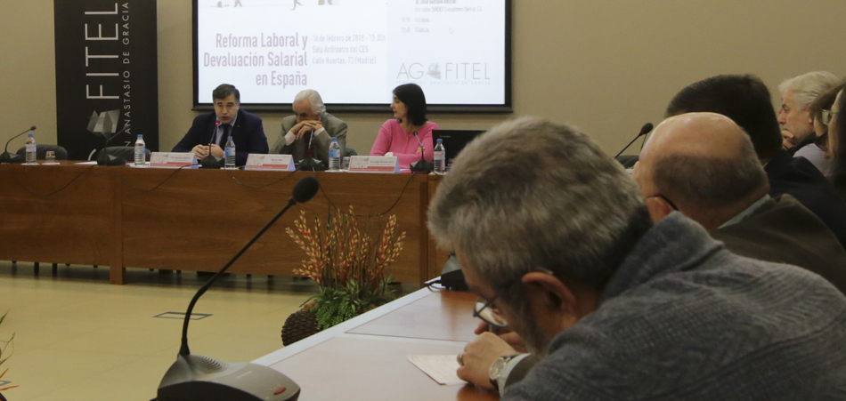 El presidente de AGFITEL, Félix González, en la presentación del informe "Reforma laboral y precariedad salarial"