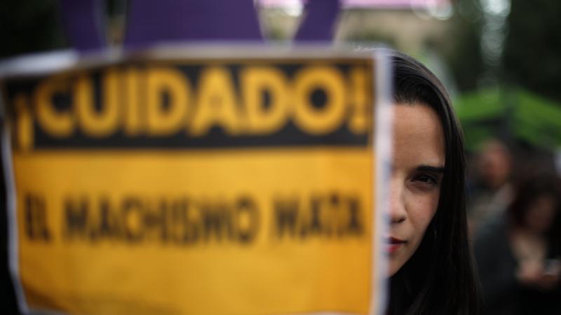 El machismo sigue siendo una asignatura pendiente que, a veces, pasa desapercibida.