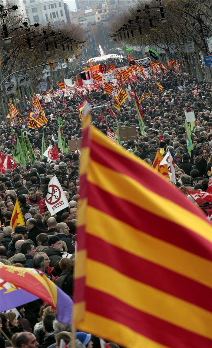 Rajoy y Mas, objetivos de las manifestaciones de Cataluña