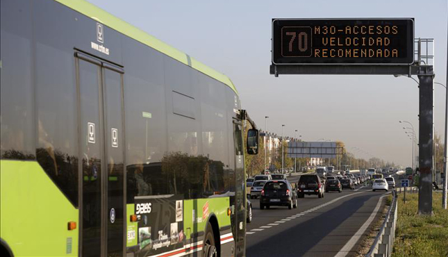 Carmena no cobrará las multas por exceso de velocidad durante la alerta de contaminación Carmena no cobrará las multas por exceso de velocidad durante la alerta de contaminación