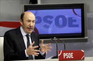 El PSOE no tendrá primarias hasta que "las elecciones se vislumbren"