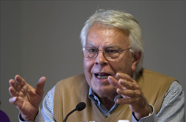 Felipe González: “No tenemos otro remedio que entendernos, si no, será un desastre para unos y otros”