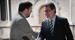 CiU y ERC pactan celebrar la consulta soberanista en 2014