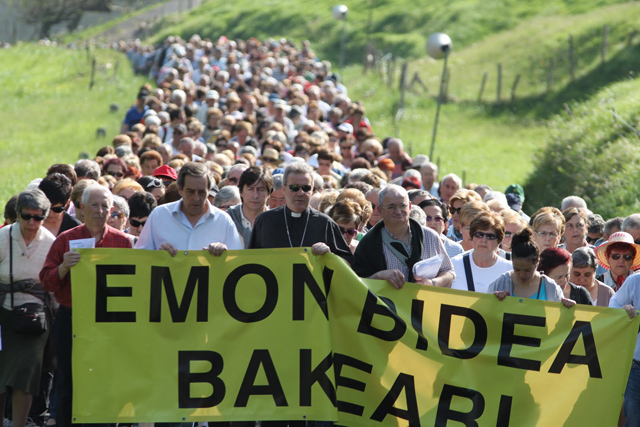 El Foro de curas de Bizkaia quiere hablar con Iceta sobre el deán que afirmó que “los verdugos y los criminales se pueden sentar en el Parlamento”