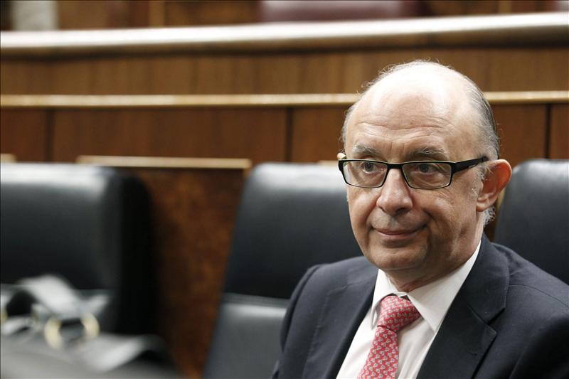 El PSOE critica el 'apaño' de Montoro para devolver a los funcionarios las cotizaciones de la paga extra