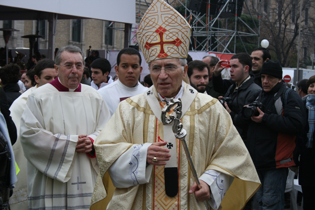 Los obispos impiden la foto de Botella y Mayor Oreja recibiendo la Comunión en la Misa de Rouco