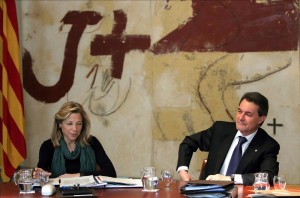 La Generalitat 'pasa' de Rajoy y dará prioridad a la consulta soberanista