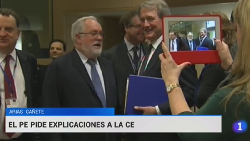 La manipulación está en muchos niveles... Aquí hay un tipo, la del titular jeroglífico: ni corrupción, ni Arias Cañete