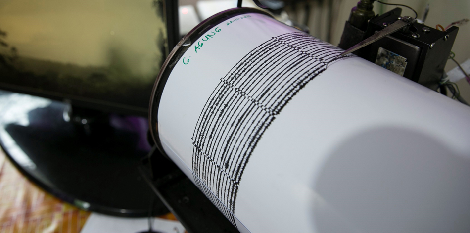 Un sismógrafo muestra actividad sísmica
