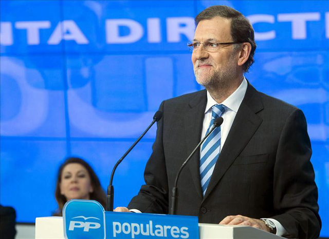 Rajoy evita hablar de "las malas hierbas" de su partido y centra su discurso en la economía