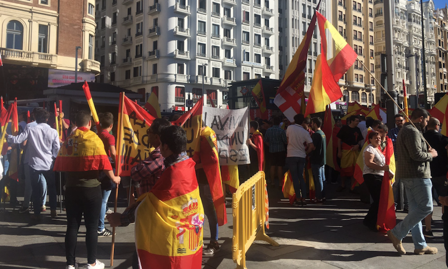 Radicales de extrema derecha se concentran en Callao (Madrid) por la unidad de España.