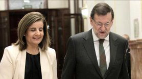 La ministra de Trabajo, Fátima Báñez, con Mariano Rajoy.