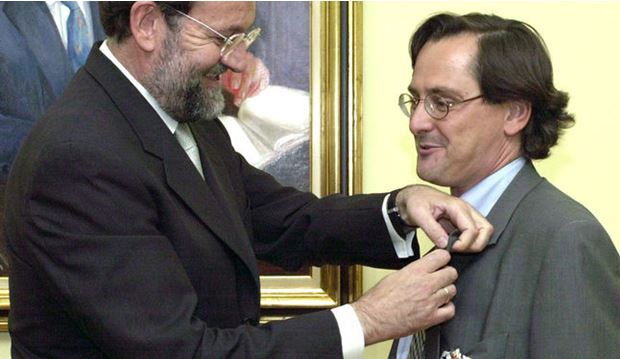 ¿Fue Marhuenda testigo de las 'propinas millonarias' a Rajoy metidas en cajas de puros? 