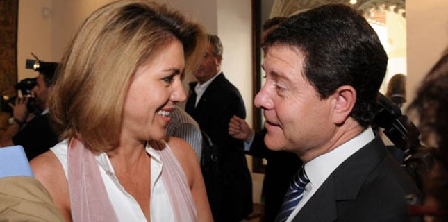 Page reta a Cospedal a mostrar ambos sus ingresos en TV: "Se verá que yo me he pagado mi casa y a ella se la han regalado" Page reta a Cospedal a mostrar ambos sus ingresos en TV: "Se verá que yo me he pagado mi casa y a ella se la han regalado"