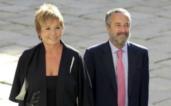 La extravagante, y lucrativa, historia de Arriola, marido de Villalobos: el 'bienpagao' del PP