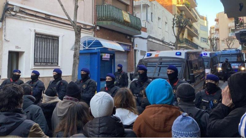 Imagen de un desahucio en el barrio de Mataró. Sindicat d’Habitatge de Mataró.