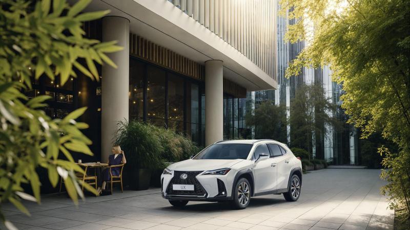LexusUX 300 (Lexus)