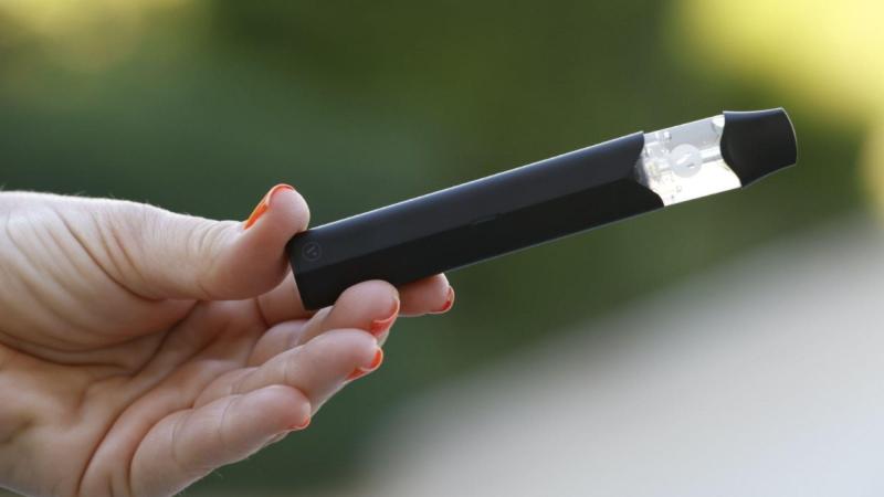 Imagen de archivo de un vaper. EP