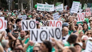 Numerosas personas durante una manifestación en apoyo al sistema educativo público, a 27 de septiembre de 2026, en Madrid. EP.