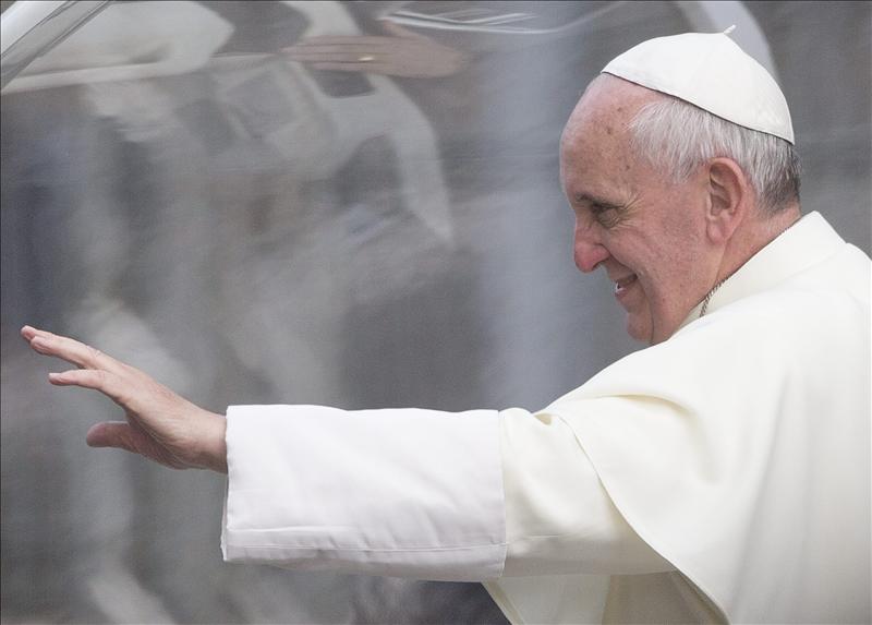 El Papa carga contra los abusos de los políticos y la Iglesia en una homilía ‘revolucionaria’