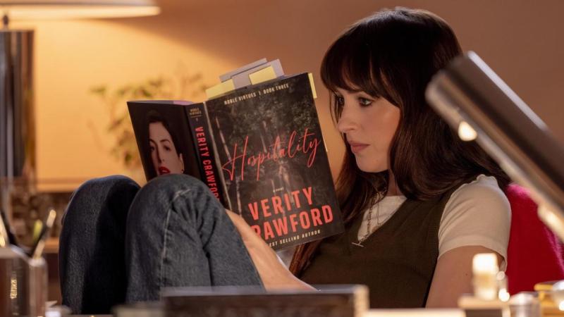 ‘Verity’ con Anne Hathaway y Dakota Johnson.