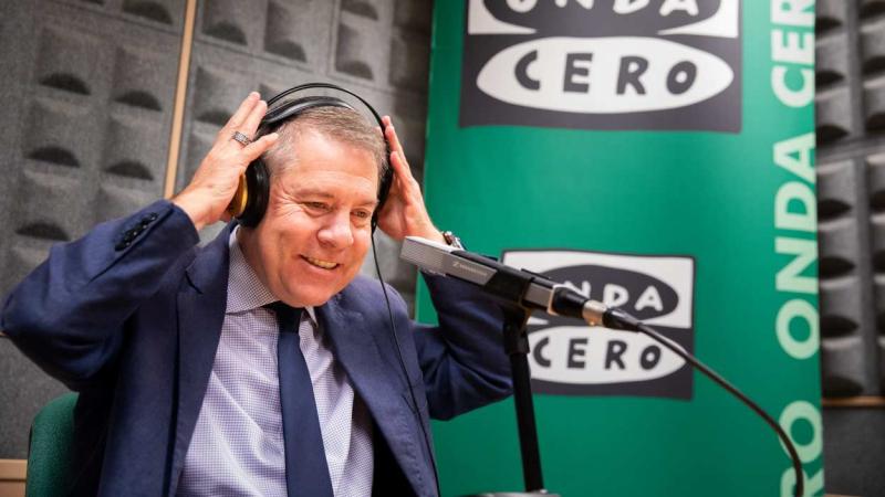 El presidente de Castilla-La Mancha, Emiliano García-Page, durante una entrevista en Onda Cero. EP.