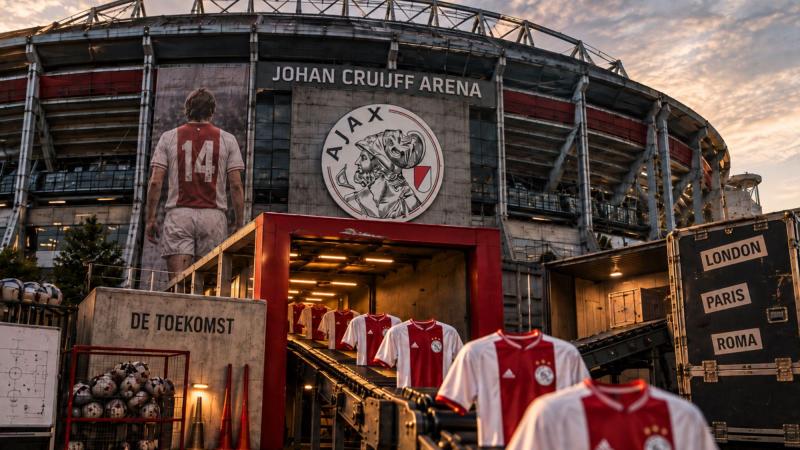 Ajax, fábrica eterna de talento en un fútbol que obliga a vender. Elaboración propia  IA