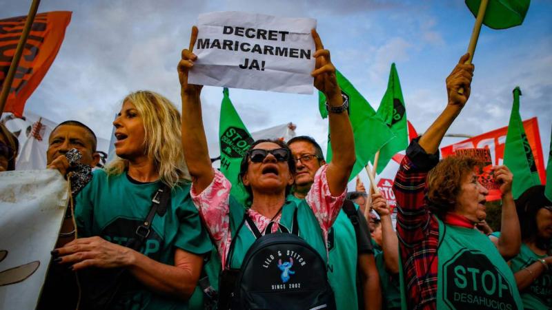Un grupo de personas durante una manifestación del Sindicat de Llogateres frente al Palau de Congressos de Catalunya (Barcelona), a 28 de septiembre de 2026. Kike Rincón / EP