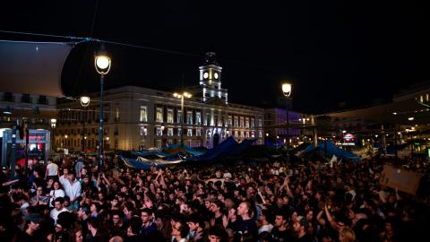 Una masa de gente protesta en la Puerta del Sol por el derecho a la vivienda. Tamara Rozas