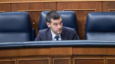 El ministro de Derechos Sociales, Consumo y Agenda 2030, Pablo Bustinduy, durante una sesión plenaria, en el Congreso de los Diputados. EP.