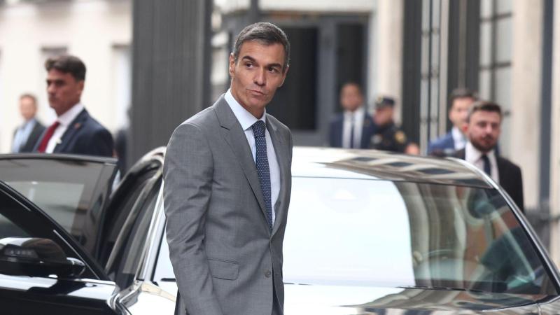 El presidente del Gobierno, Pedro Sánchez, sale del Congreso de los Diputados. EP