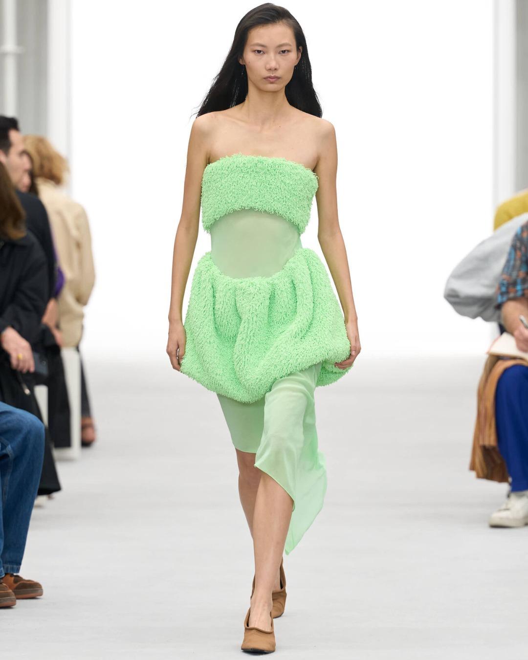 LOEWE - SS27 / Cortesía