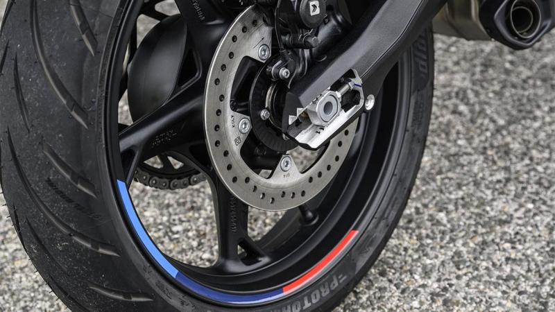 bmw f 450 rueda