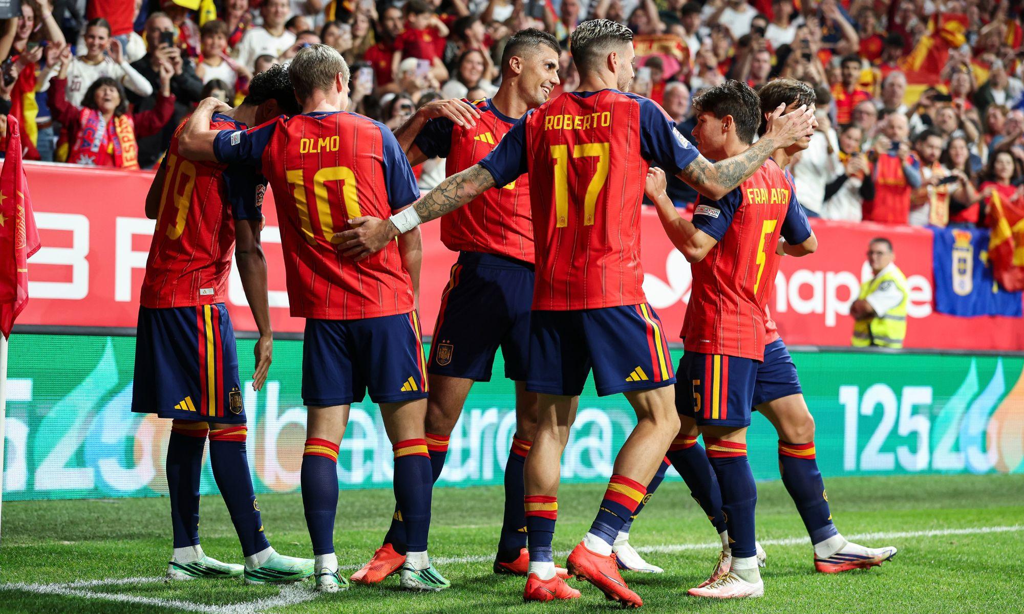Lamine Yamal celebra junto a sus compañeros el gol ante la República Checa en el partido de UEFA Nations League. Europa Press. Lamine Yamal celebra junto a sus compañeros el gol ante la República Checa en el partido de UEFA Nations League. Europa Press.