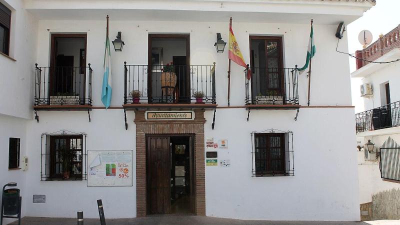 Fachada de la Casa Consistorial de El Borge. Wikipedia. 