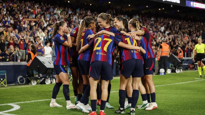 FC Barcelona celebrando uno de los siete goles en el Clásico femenino| EP