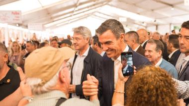 El presidente del Gobierno, Pedro Sánchez, durante una visita a la 63ª edición de la Fiesta del Marisco, a 1 de octubre de 2026, O Grove, Pontevedra, Galicia (España). Elena Fernández / Europa Press