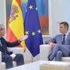El presidente del gobierno, Pedro Sánchez, durante un encuentro con el secretario general Iberoamericano, Andrés Allamand, en el Complejo de la Moncloa. EP.