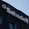 Fachada de uno de los edificios del Banco Sabadell