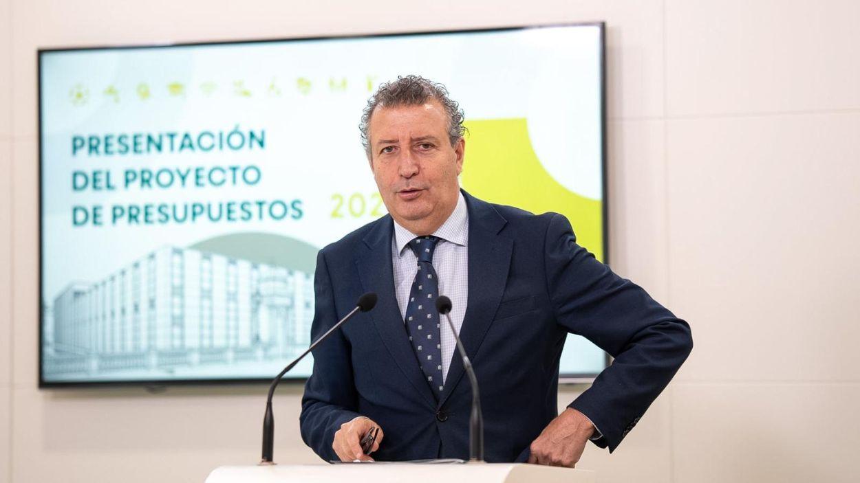 El presidente de la Diputación de Sevilla, Javier Fernández
