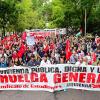 Miles de personas llaman a la huelga general. EP