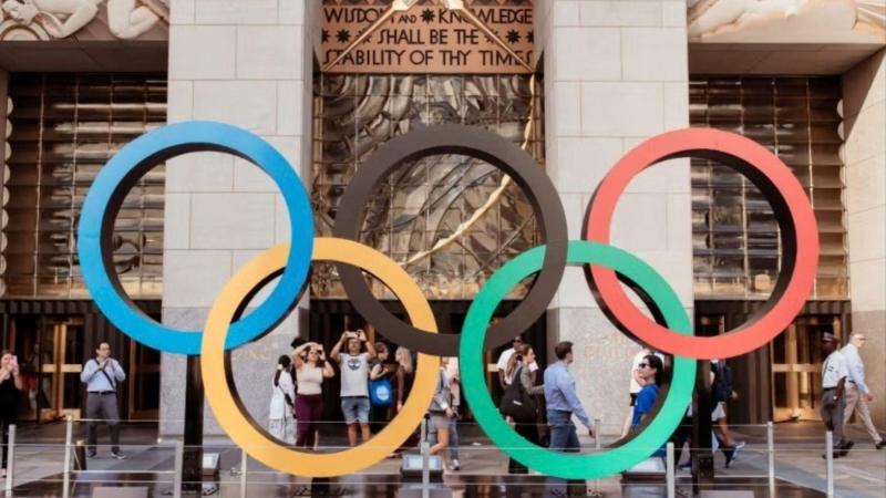 Los anillos olímpicos en el Rockefeller Center de Nueva York con motivo de los Juegos de Invierno 2026 de Milán Cortina. Europa Press  Archivo. 