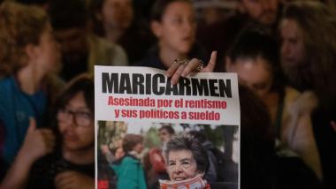 Decenas de personas protestan por Maricarmen, frente al Congreso de los Diputados. EP.