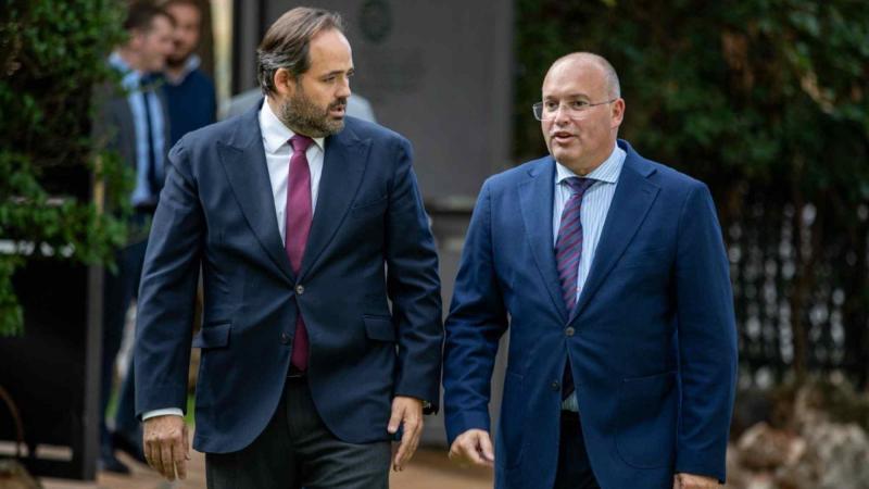 El secretario general del PP, Miguel Tellado, junto al presidente regional del partido, Paco Núñez, en Toledo. EP.
