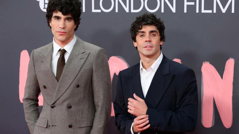Javier Calvo y Javier Ambrossi durante el estreno de ‘La Bola Negra’ en el 70º BFI London Film Festival, celebrado el 8 de octubre de 2026 en Londres / Getty