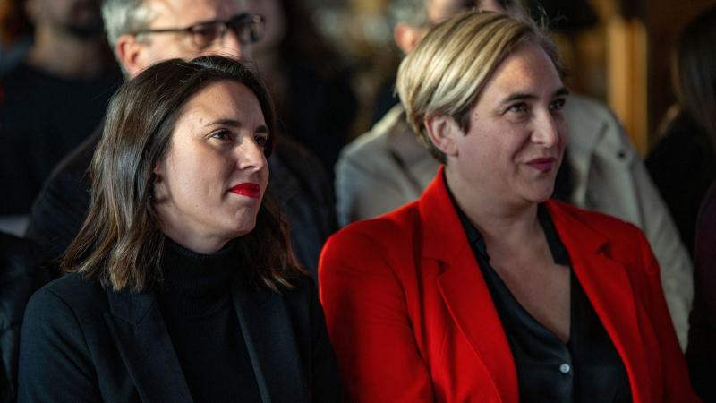 La exministra y eurodiputada de Podemos, Irene Montero, y la exalcaldesa de Barcelona, Ada Colau. Archivo EP