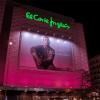 El Corte Inglés ilumina sus fachadas de rosa en apoyo a investigación contra el cáncer de mama. EL CORTE INGLÉS